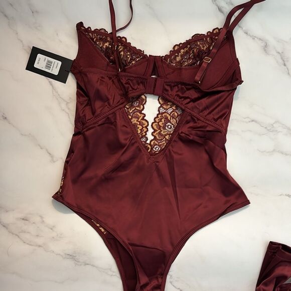 Frederick's of Hollywood Andrina Burgundy Lace Lingerie Set - Picture 5 of 8